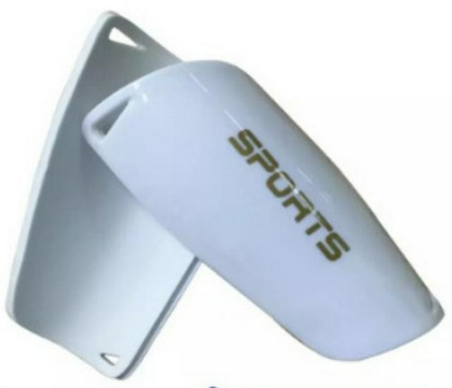 Fotbollsskydd med vad- och knäskydd för studentträning och tävling. Perfekt för sport och atletisk utrustning.