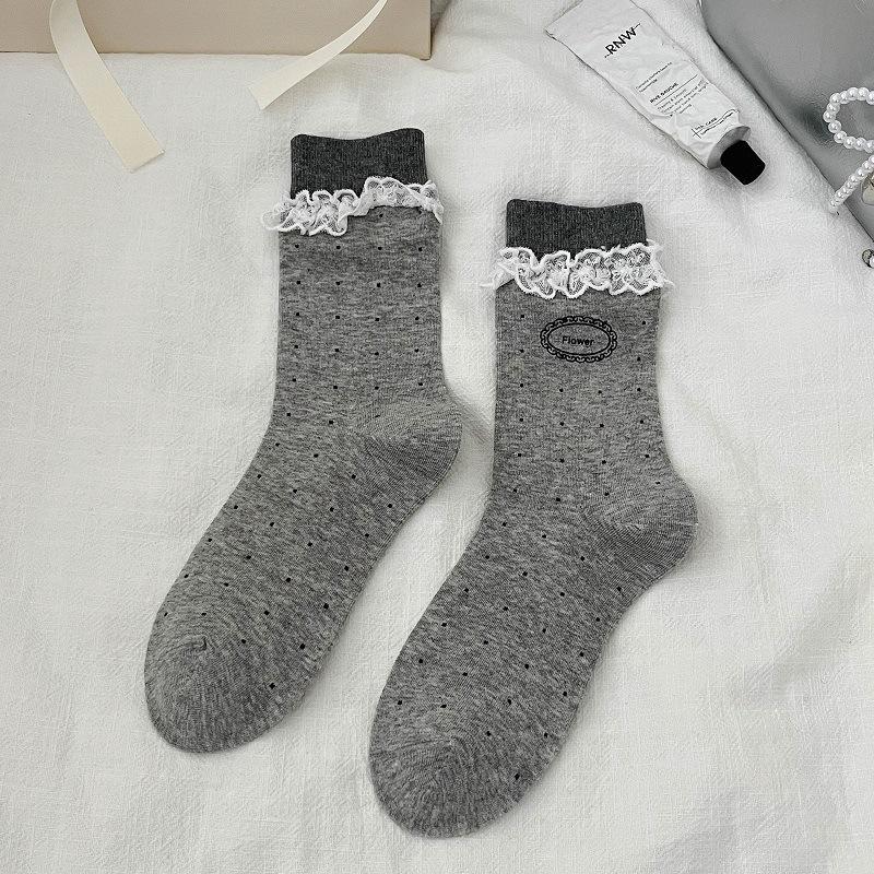 Ladies Spring and Autumn Sweet Polka Dot Lace Lace Boneless Medium Tube Pile Pile Socks