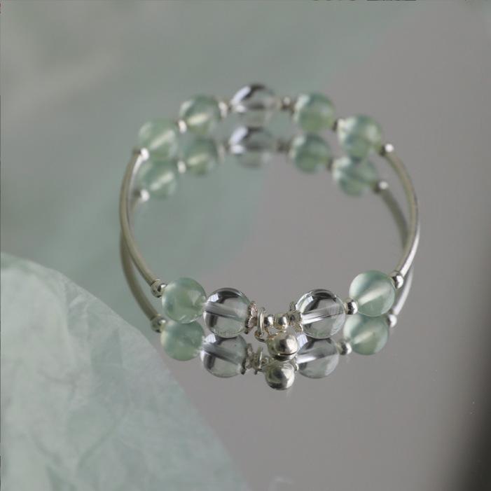 

Grape stone bracelet for women, white crystal bracelet with bell and fortune beads, women s version, minimalist style, original design, high-end and Grape stone style one