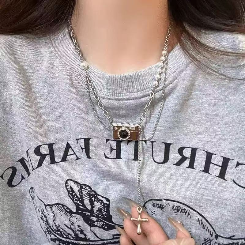 Hollow oval geometric necklace Korean simple fashion sweater chain niche versatile cold jewelry versatile