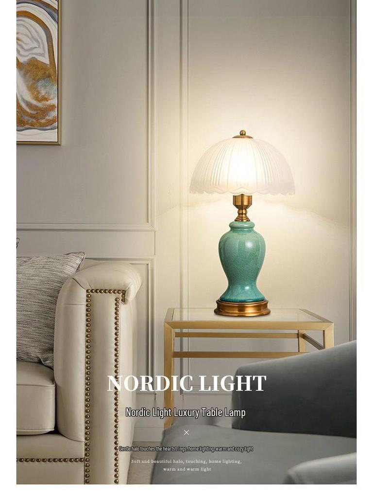 Retro American Ceramic Table Lamp: Modern Bedside Decoration for Master Bedroom