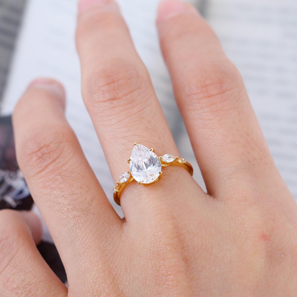 S925  Silver 2CT Teardrop Moissanite Ring Fine Jewelry Plated with 18k Gold Suitable for Gift Giving Anniversary
