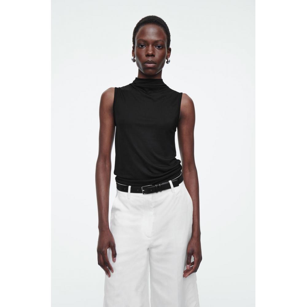 

ТОП-МАЙКА COS Japan С ВЫСОКИМ ВЫРЕЗОМ