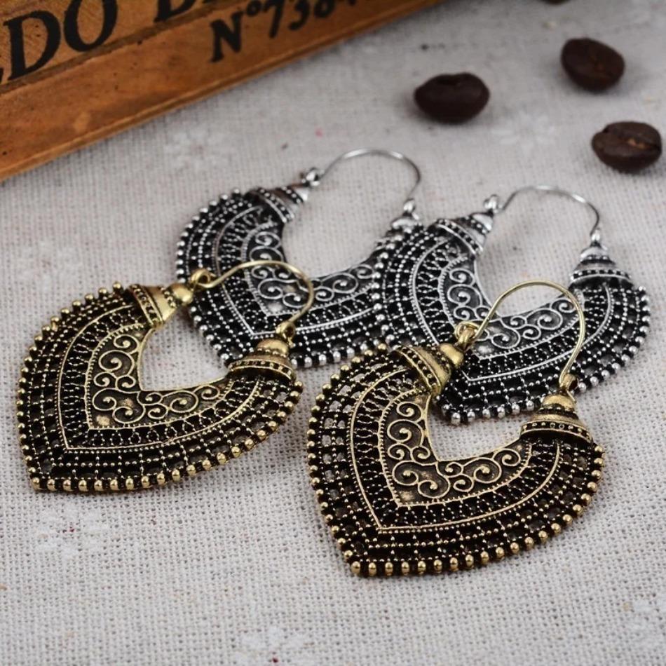 1 Pair of Retro Ethnic Style Metal Hollow Flower Earrings, Bohemian Carved Flower Versatile Earrings