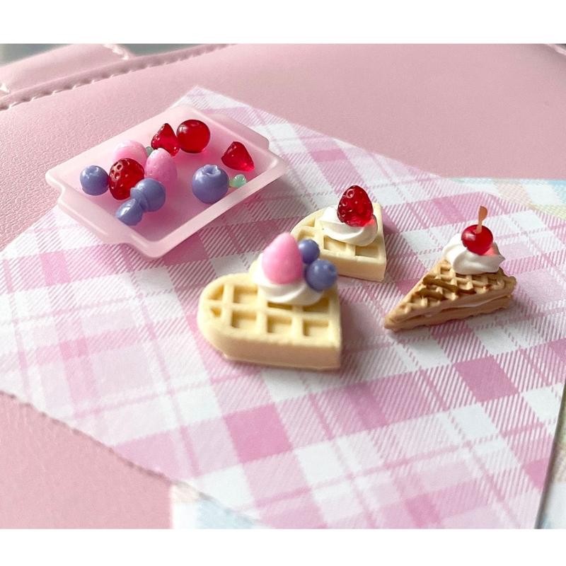 Fruchtförmige Form Praktische Erdbeer- und Kirsch-/Blaubeer-Leckereienform Tragbare Silikonform Schmuckherstellungswerkzeug