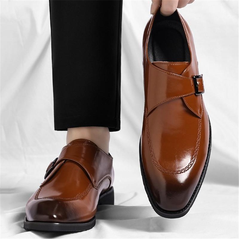 Fashion New Men's Designer Pointed Brown Leather Shoes Gentleman Monk Strap Loafers Business Wedding Dress Homecoming Footwear