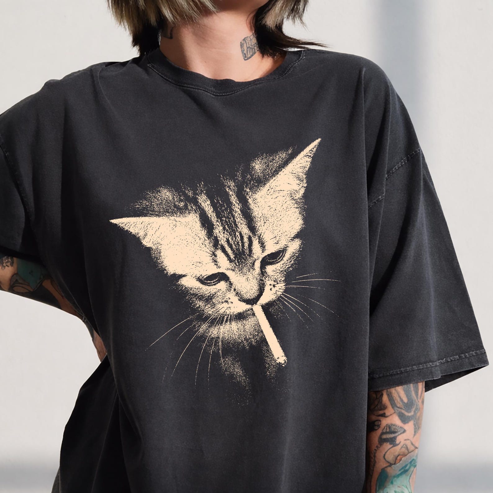 Vintage Smoking Cat Shirt, Funny Cigarette Cat Meme Tee, Gen Z Brainrot Joke Shirt, Cool Cat Graphic, Cat Lover Gift For Men Women XL
