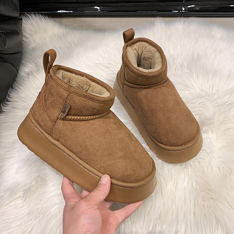 White Platform Snow Boots Women's Winter 2025 New Piled Thickened Short Tube Fluffy Short Cotton Boots Bread Shoes