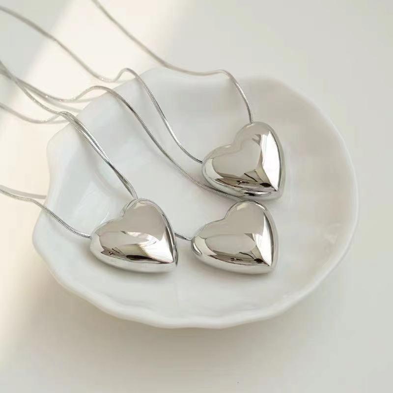 Dainty Two-Sided Heart-shaped Pendant Necklace Vintage Hip-hop Sweater Chain Lightweight Choker Necklace Ornament