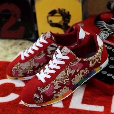 Fashion Designer Mens Suede Sneakers Fashion Espadrilles Red Casual Men Shoes Chinese Embroidery Flats Male Footwear Chaussure Hommes