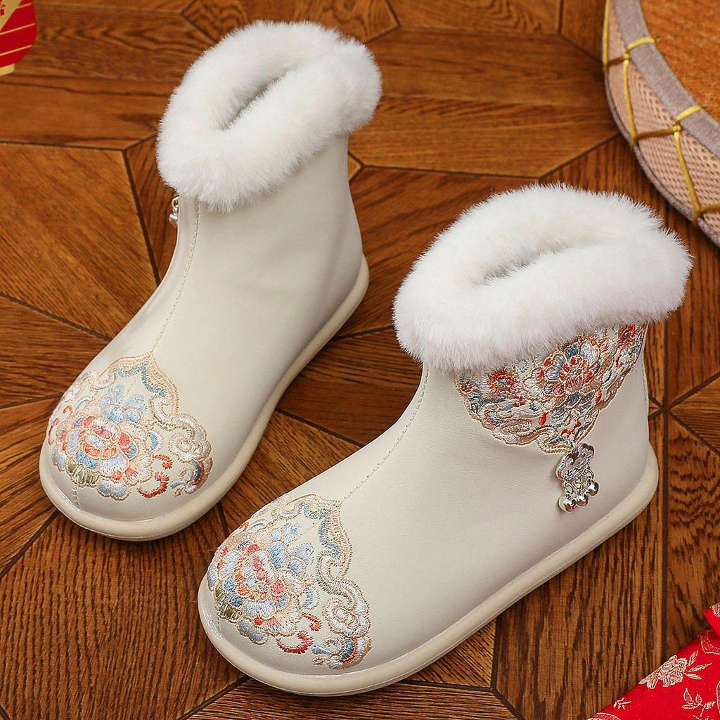 2025 Winter Chinese Hanfu Leather Snow Boots for Girls - Handmade Embroidered Cotton Children's Shoes for New Year's Day