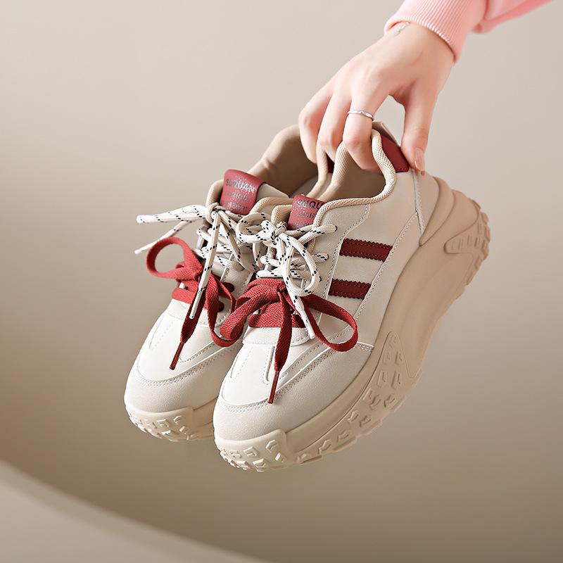 2025 little white shoes women's autumn new Korean version ins female students' leisure sports versatile board shoes street shot K6718