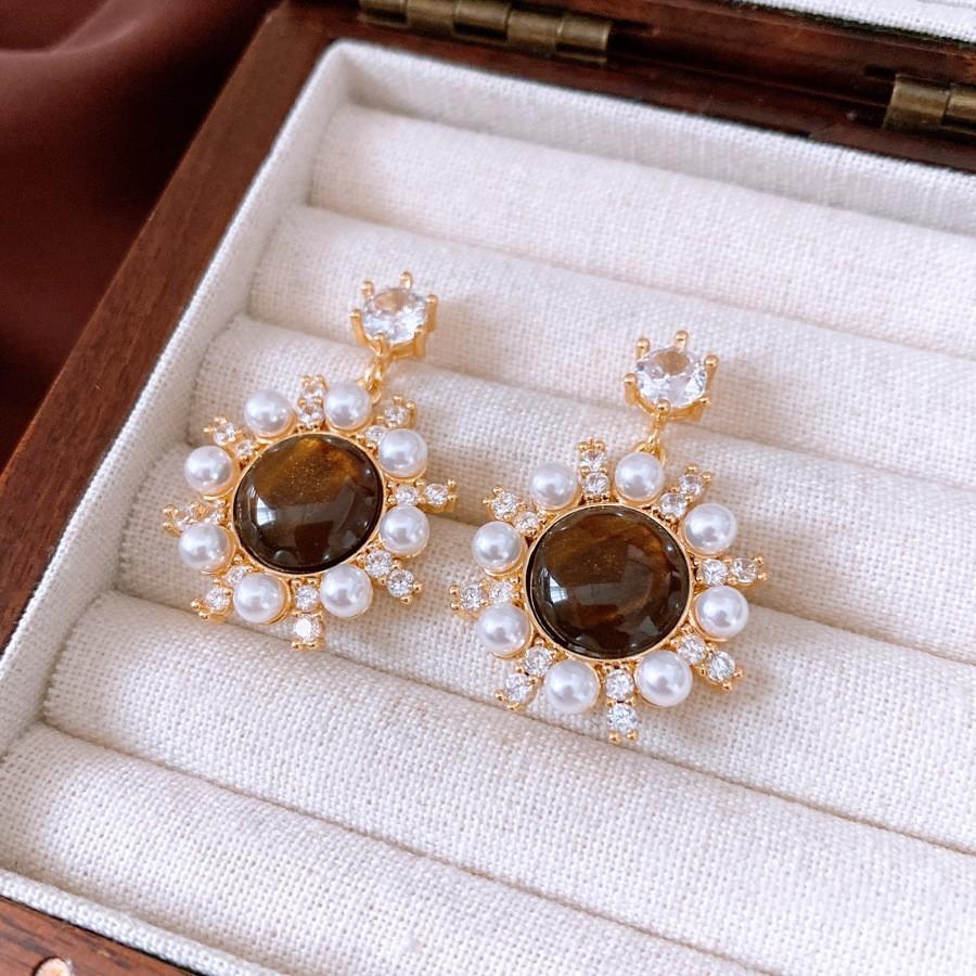 

Silver Needle Diamond Oval Pendant Fringed Earrings Medieval Vintage Court Style Stud Earrings Light Luxury Retro Earrings