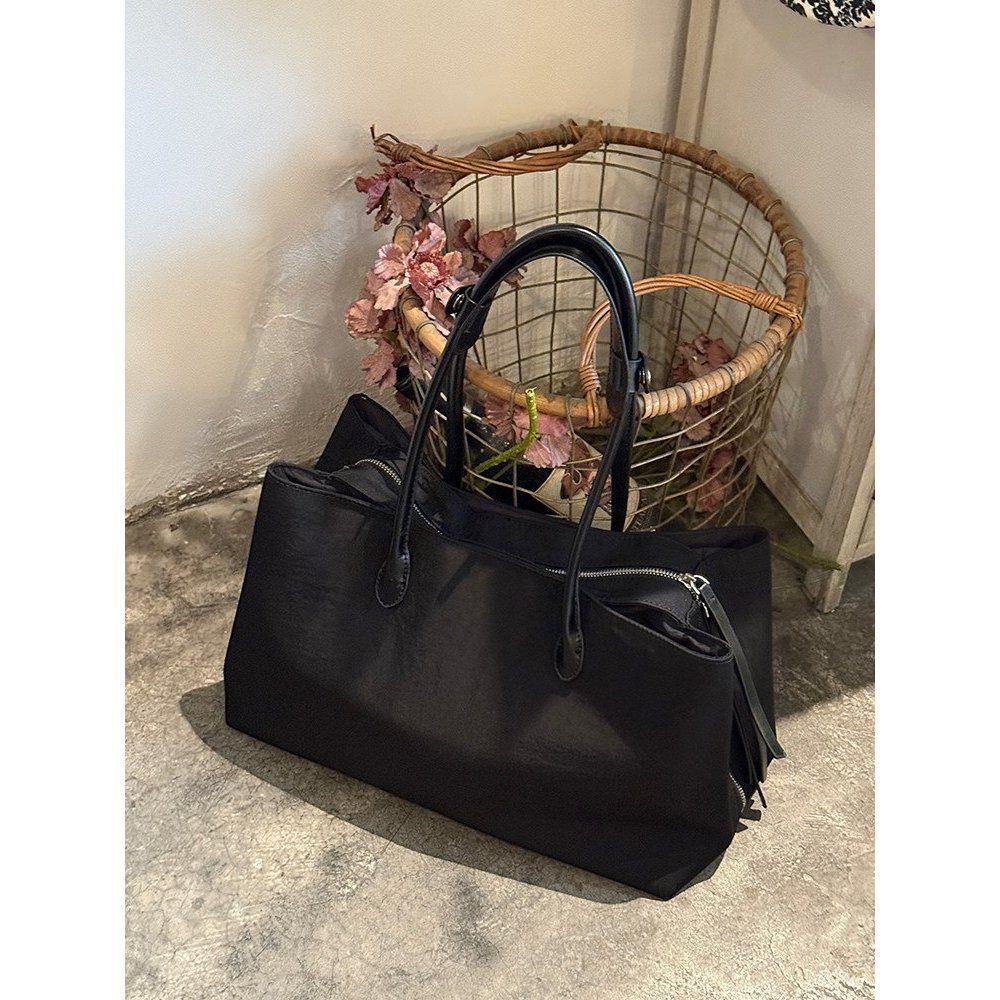Large-capacity Tote Bag - High-end Casual Single-shoulder Bag with Simple and Versatile Design for Daily Use.