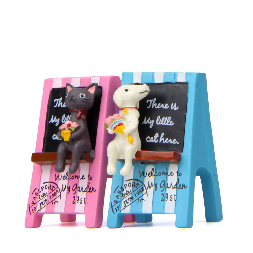 Creative Billboard Letter Holding Flower Cat And Dog Scene Ornament Model