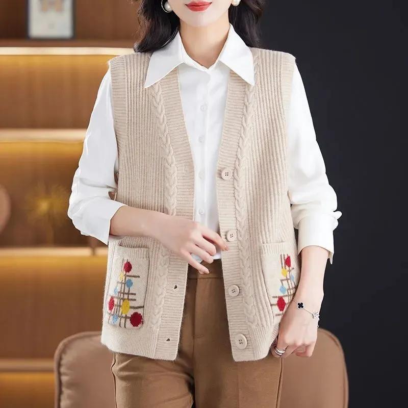 Fashionable Women's Spring and Autumn Sweater Sleeveless Needle Cardigan Women's Plus Size Loose Vest Sweater
