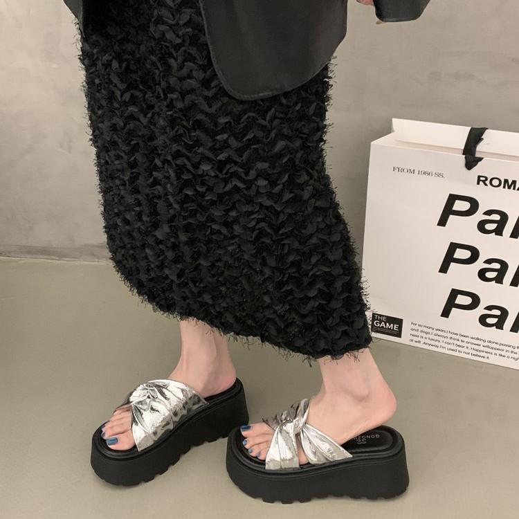 Muffin Thick-soled Cool Slippers Women's Summer Wear 2025 New with Skirt High-end High-heeled Beach One-word Sandals