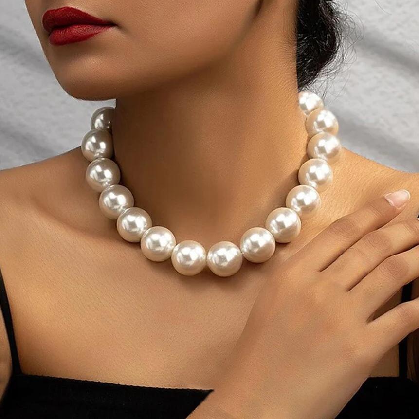 Exaggerated Imitation Pearl Beads Necklace for Women CCB Big Heart Pendant Choker Necklace Jewelry Gift