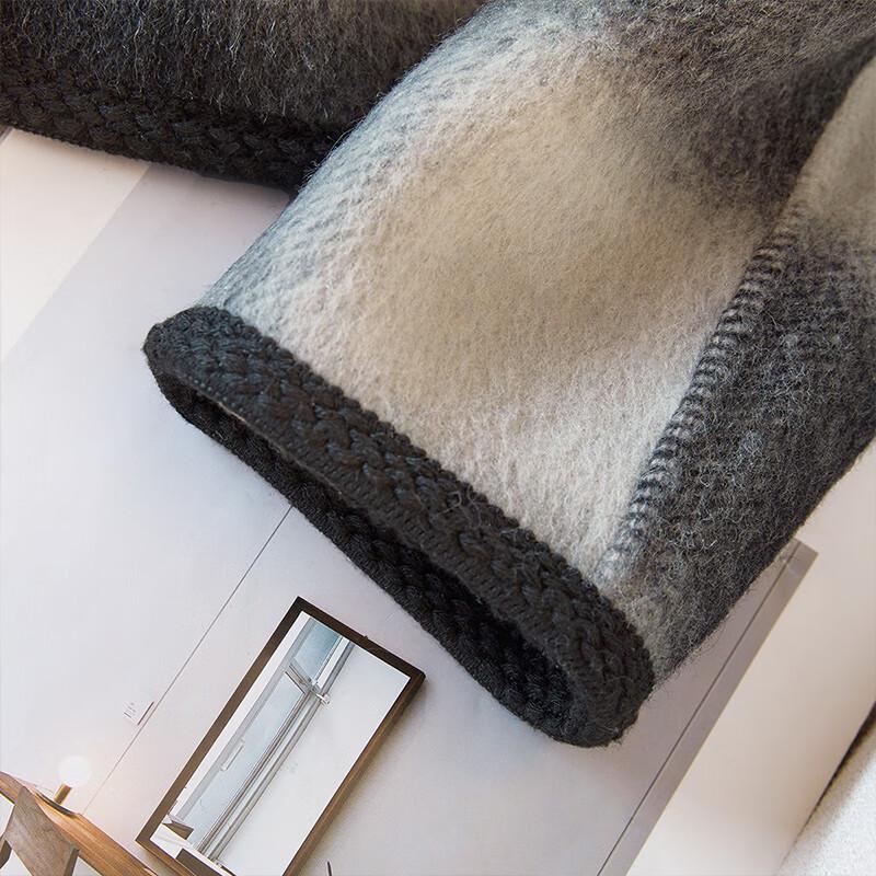 Dámská kostkovaná oboustranná bunda ze směsi vlny Sybashe