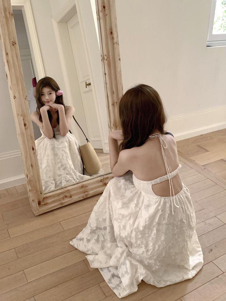 French Seaside Style Halter Neck Camisole Dress - Elegant Summer Backless Ruffle Maxi