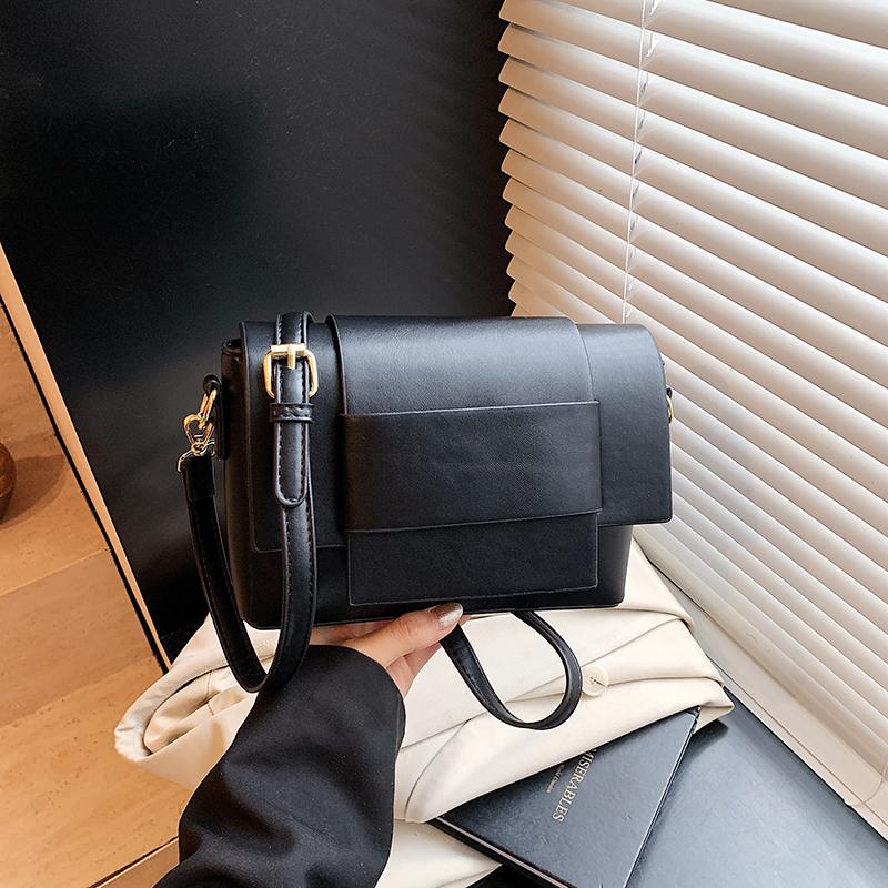 

Branded Mini Square Shoulder Crossbody Satchels For Women Pure Color Flap Shape Luxury Designer Clutch Purse 2026 Latest Handbag 22x16x6cm чёрный