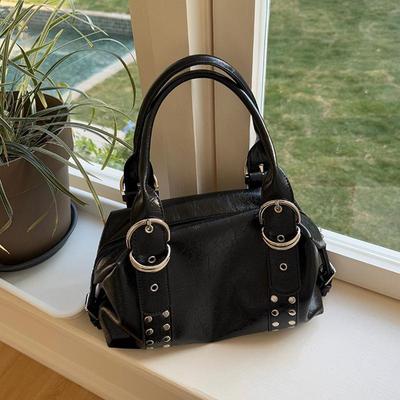 Vintage Stil PU Leder Damen Schultertasche Große Kapazität Hohe Qualität Mode Nieten Handtasche Tägliche Nutzung Y2K Motorradtasche