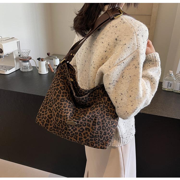 Autumn and Winter Fashion Leopard Print Tote Bag, Female Students Commute To Class, Large-capacity Messenger Bag