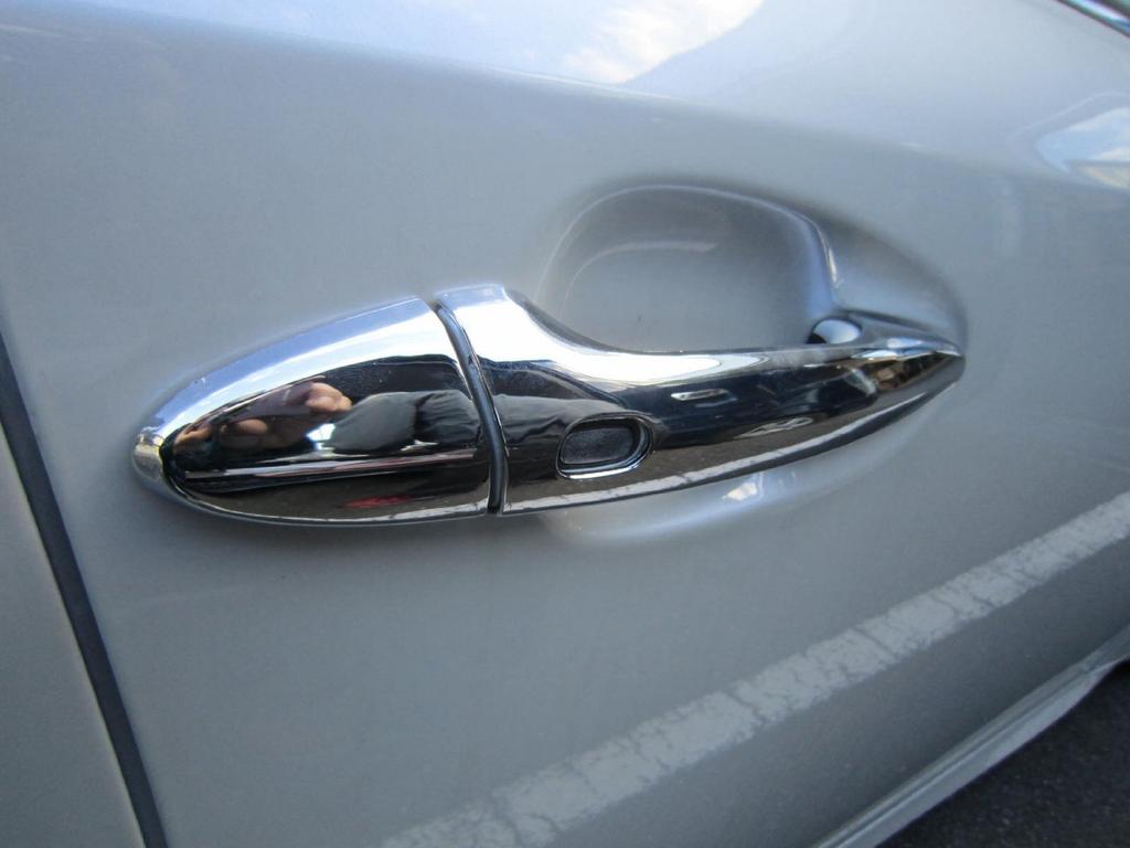BRIGHTZ Chrome Door Handle Covers for and and GSE25 8-Piece G-Type IS250, IS350, GSE20, GSE21, (DHC-NOBU-026)