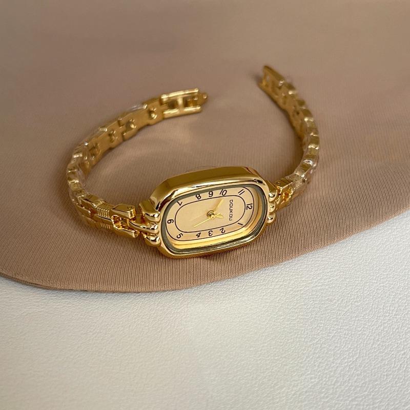Fashion Thin Bracelet Watch Retro Oval Dial Watches Women Light Luxury Fashion Small Gold Quartz Wristwatch Gift Wholesale Clock