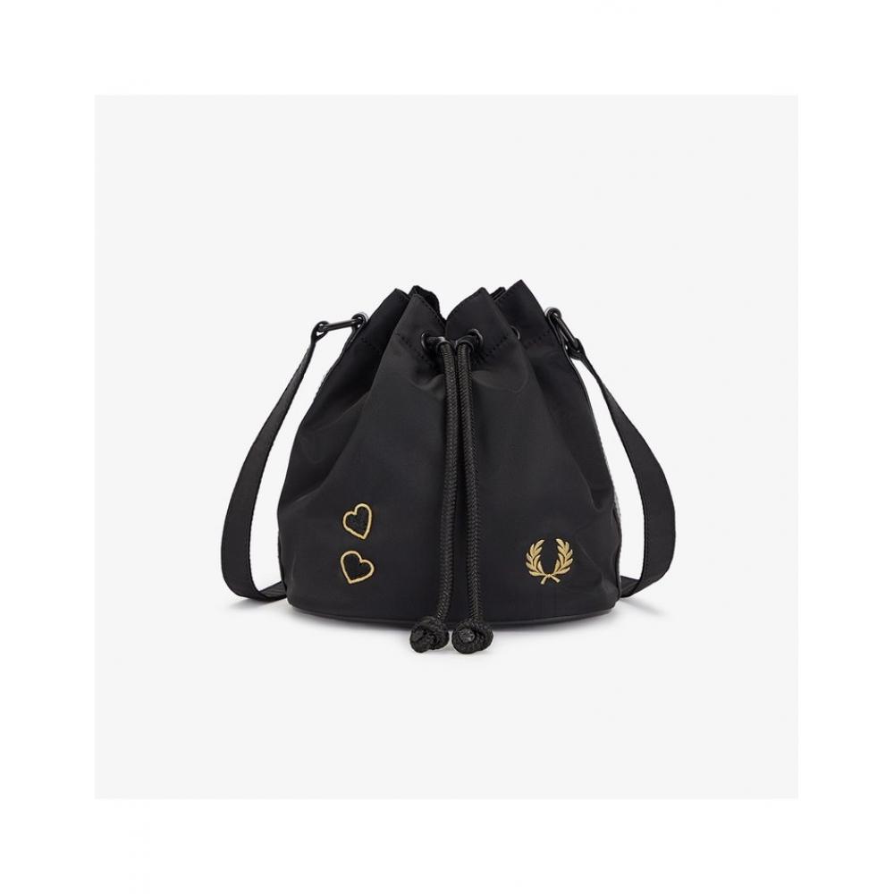 

Fred Perry Amy Mini Bucket Bag U12 Cfpu2417285 U12 Free