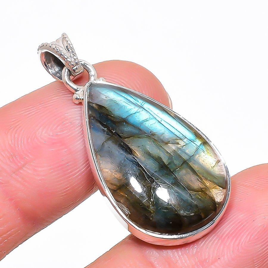 

Natural Labradorite Gemstone 925 Sterling Silver Jewelry Pendant 1.46 U1B50