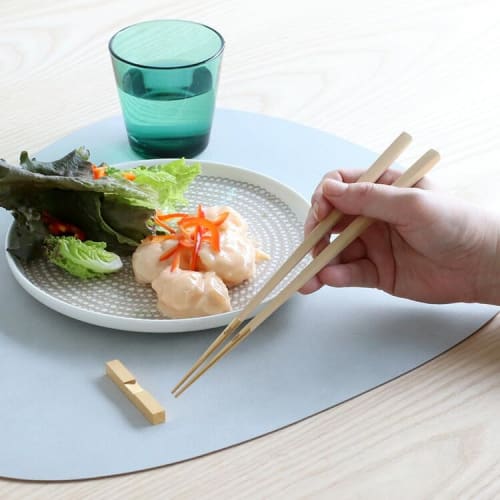 Cutipol KUBE Chopsticks and Chopstick Rest Set, Ivory Gold KU39IVGB