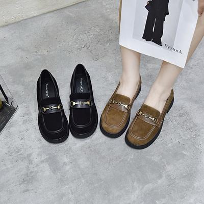Damen Herbst neue runde Zehenpartie flacher Boden Ein-Pedal Einzelne Schuhe Metallschnalle Slipper
