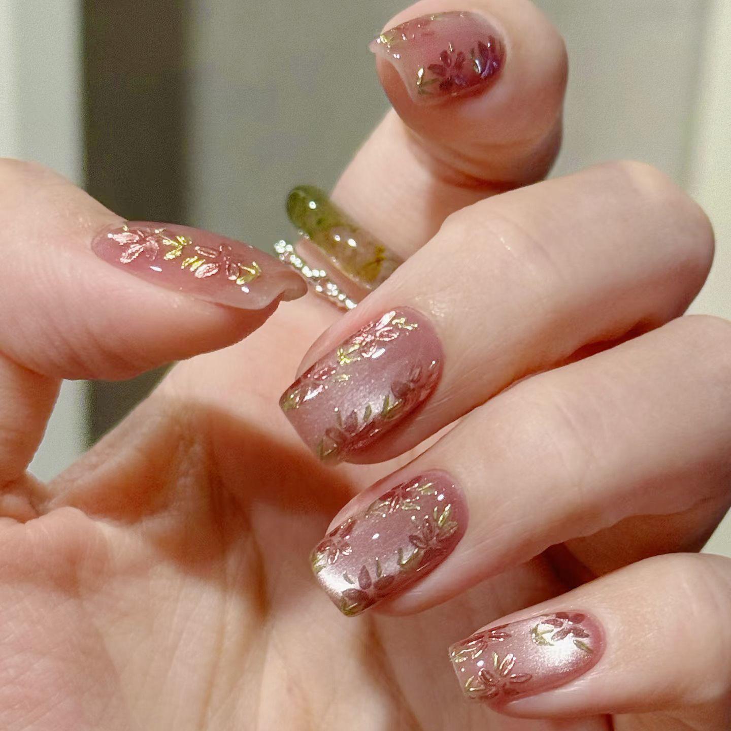 

Cat s Eye 10-Piece Gilded Roses Nail Tips – Elegant and Noble Design S Glue Style