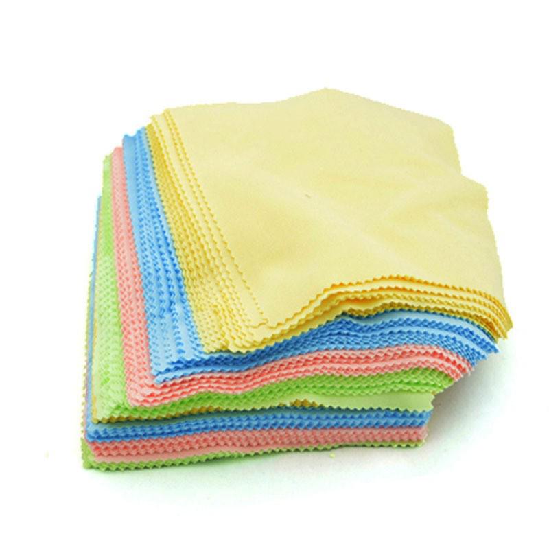 Mikrofasertuch zur Reinigung von Brillen, Handys und Kameraobjektiven