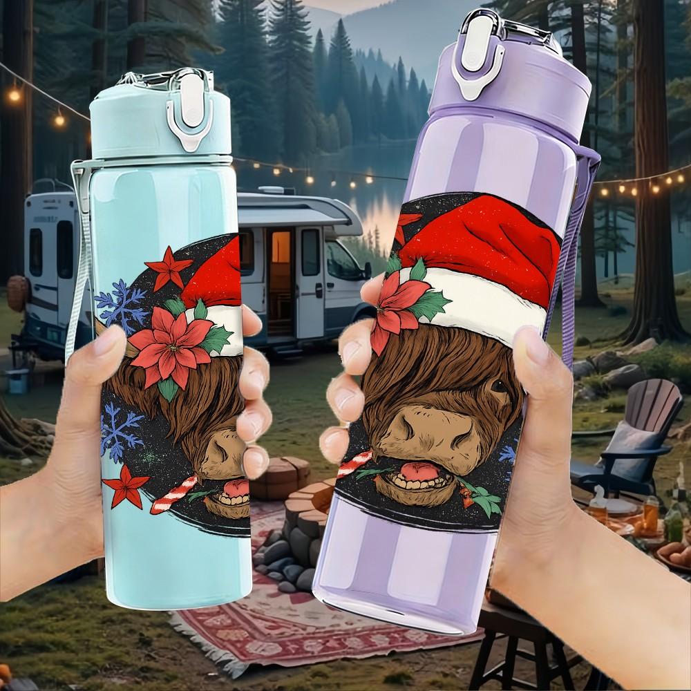 1PC Highland Cow Christmas Wreath 750ml Color Plastic Sports Water Bottle Leakproof Flip Straw Lid Suitable for Sports Office Home Use