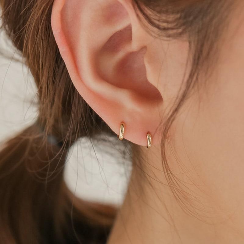 LUNNE 14k Round Mini One-Touch Ring Earrings (14K Gold) #ER05