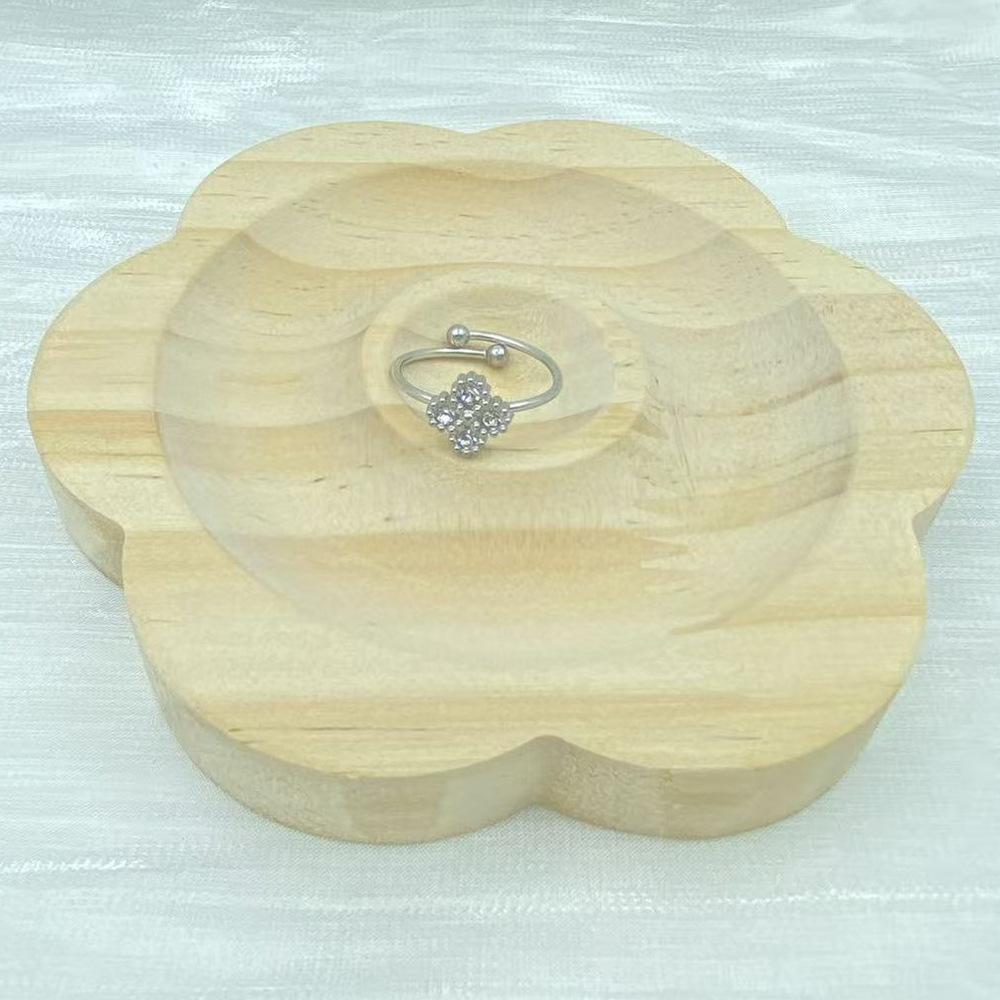 9-13mm Modischer und Funkelnder Vierblättriger Klee Ring Titanstahl Süßer Offener Verstellbarer Ring für Damen