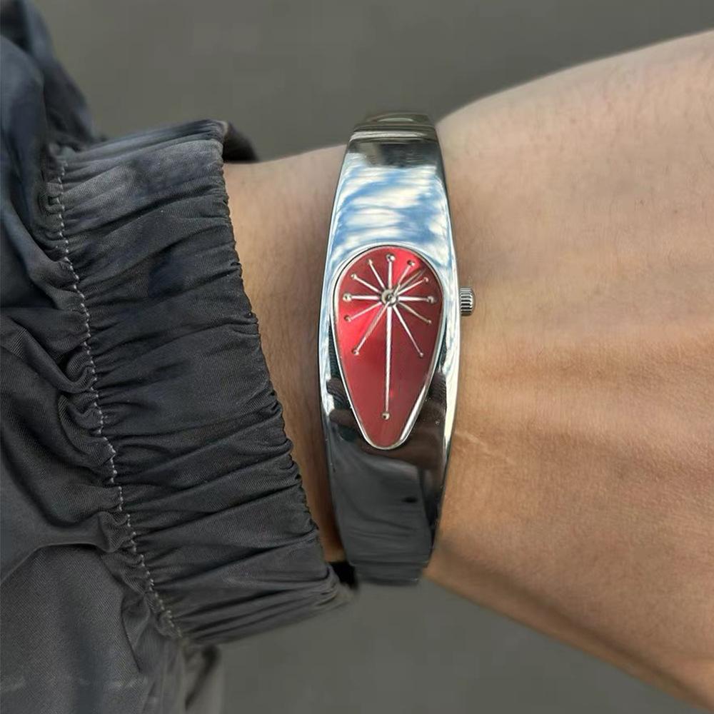 Y2k Quartz Watch Men Women Dpecial Blade Water Drop Vintage Creative Blade Design High Quality Steel Unique Bracelet Men Watch