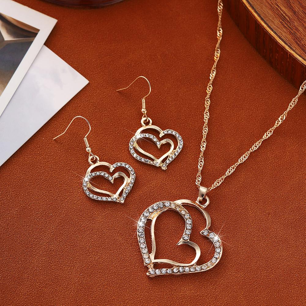 3 PCS Women's Retro Fashion Hollow Double Heart Rhinestone Decorated Alloy Pendant Necklace And Earring Zircon Set