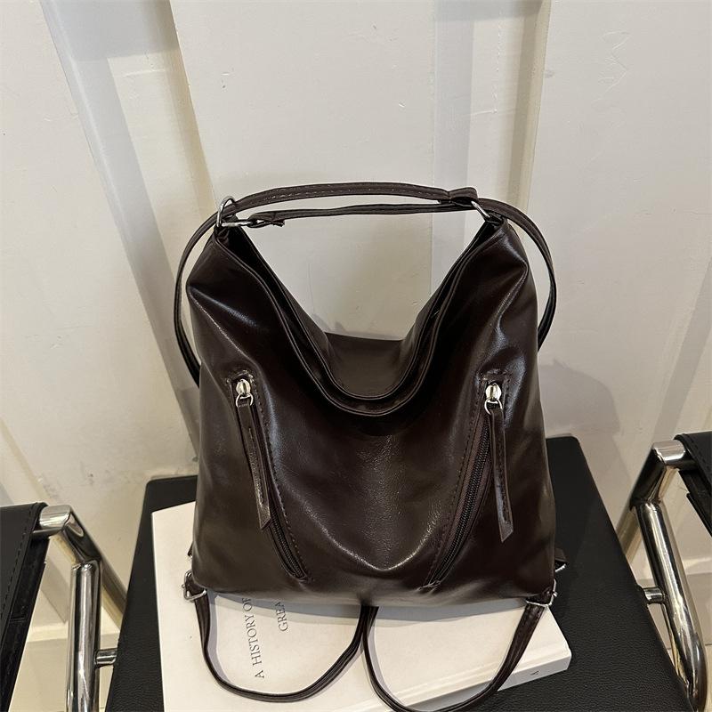 

Retro backpack bag women s new fashion bag casual large-capacity bear single shoulder oblique span bucket bag