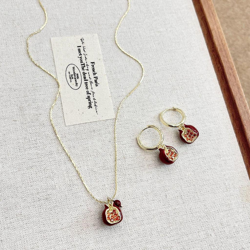2024 Light Luxury Red Pomegranate Clavicle Pendant Necklace - Unique Design for Women