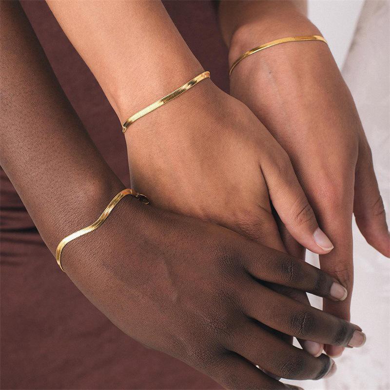eManco Women's Stainless Steel Snake Chain Bracelet - Thin, Versatile, Flat Style, Perfect for Couples