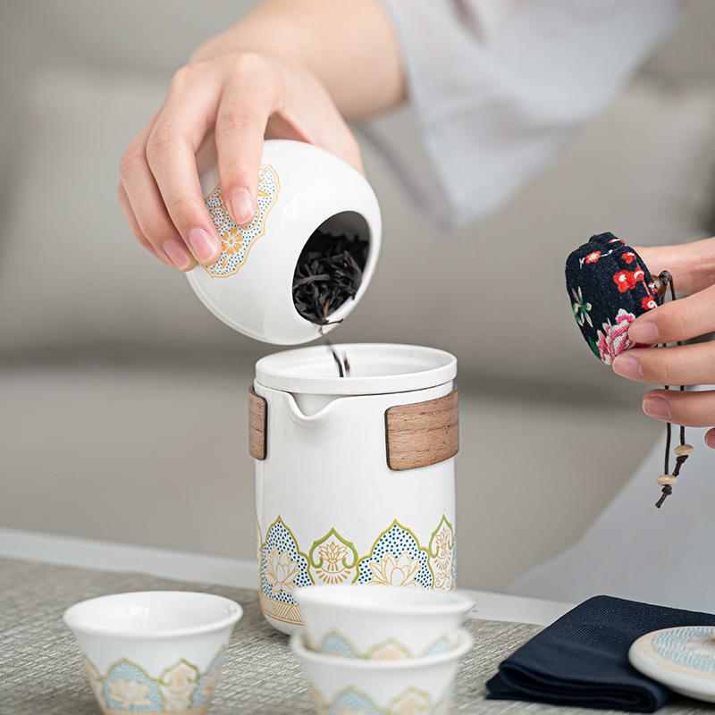 Keramický expresní hrnek, jeden hrnec, tři šálky cestovní čajová souprava, suvenýr z aktivity čajová konvička