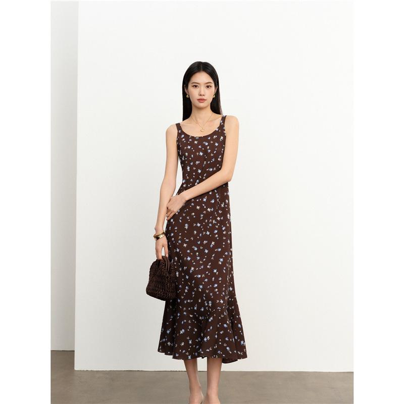 

Spring Floral Slimming Fishtail Dress with Wide Shoulder Straps - Zhu Zhu Endorsed L