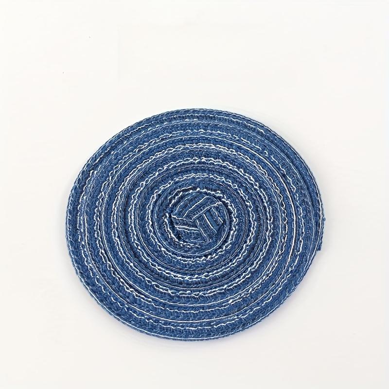 

Нескользящие термостойкие маленькие подставки, круглые плетеные подставки диаметром 4,5 дюйма, прочный полиэфирный материал - идеально подходят для декора стола и аксессуаров