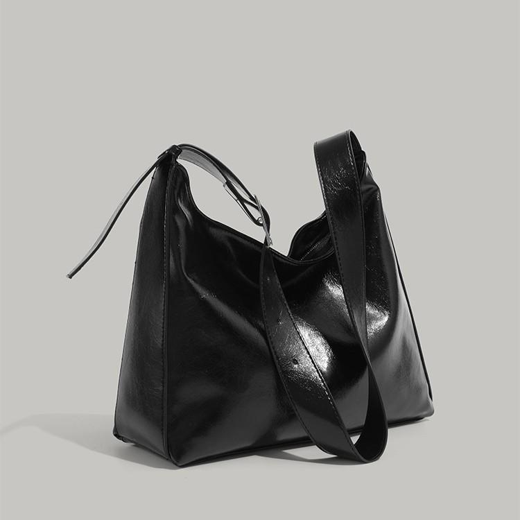 Simple Large Capacity Underarm Bag for Women 2024 New Versatile Commuter Tote Bag Fashionable Elegant Single Shoulder Crossbody Bag