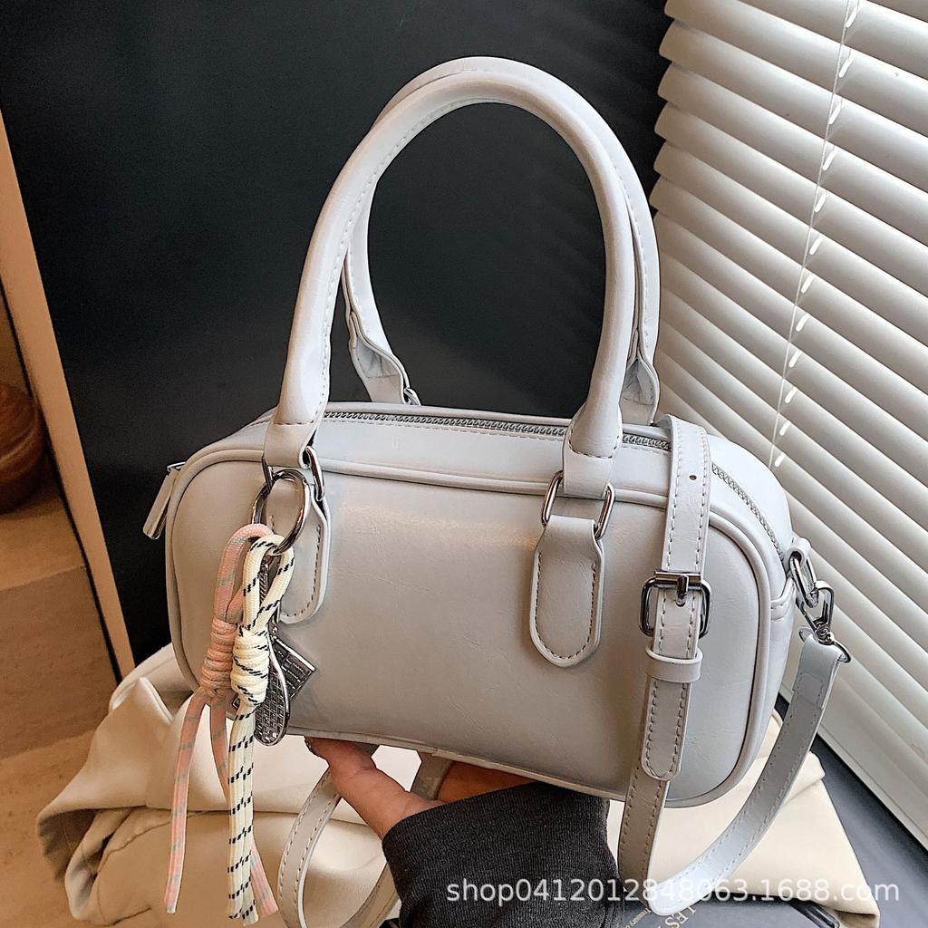 Niche Design Retro Bowling Bag Women's 2025 New Fashion Messenger Bag Simple Handbag Shoulder Bag