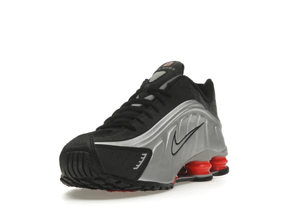 Sneaker Nike Shox R4 Black Metallic Silver (2025)(HQ1988-002