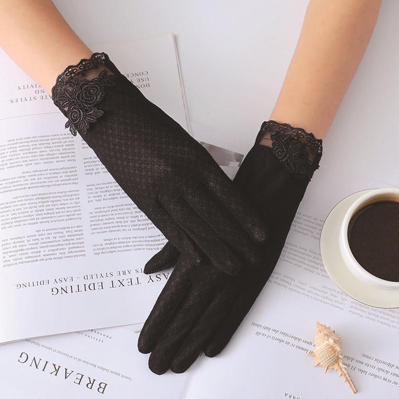 Women's Summer Lace Sunscreen Gloves - Thin, Breathable, Touchscreen, Elastic, Short Ice Silk for Driving and Riding.